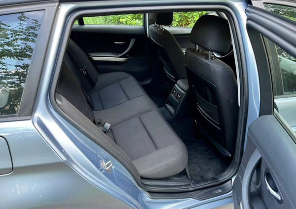 BMW Seria 3 cena 28900 przebieg: 242000, rok produkcji 2011 z Elbląg małe 106